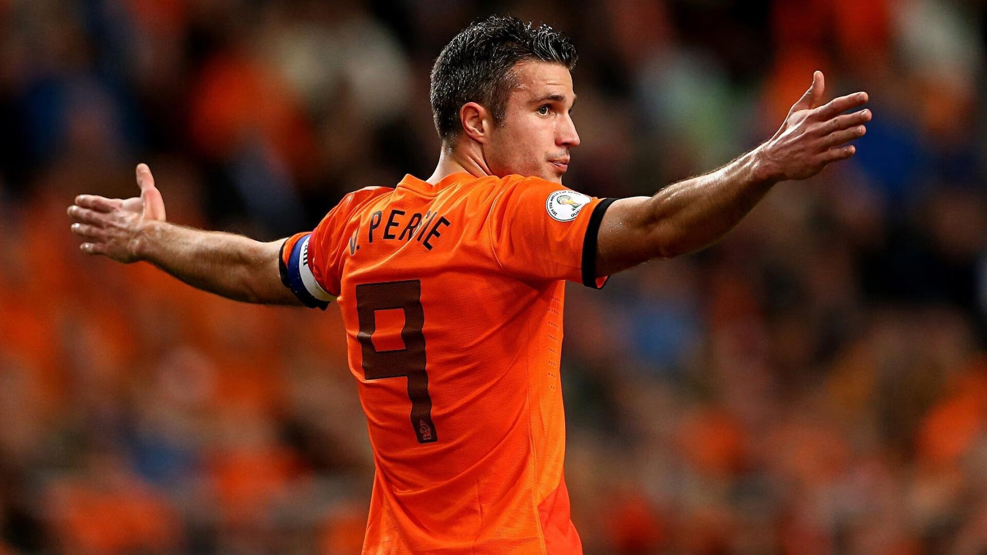 传控型中场是否更适合面对高压对抗型对手，传控打法和防守反击